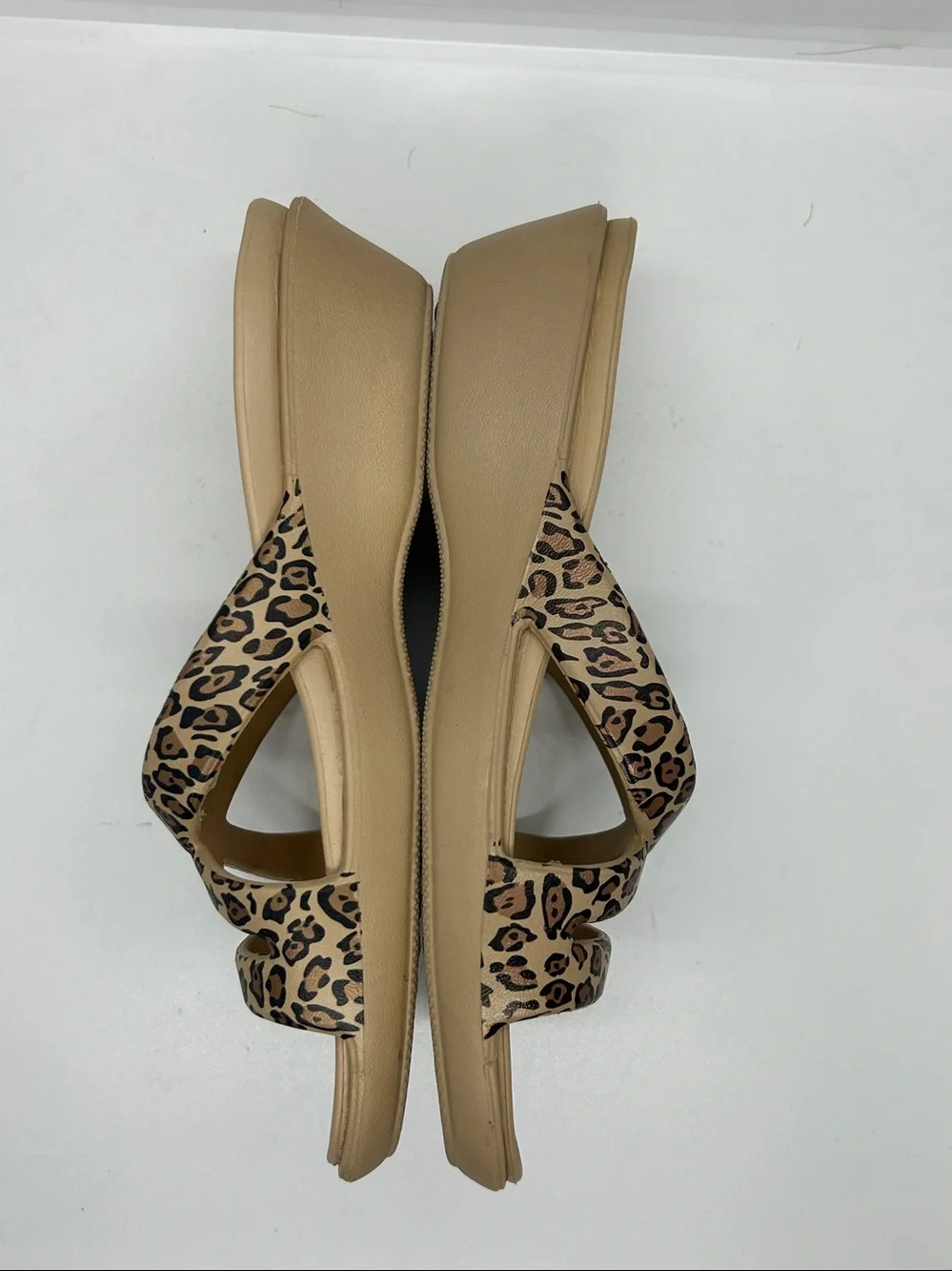 Crocs Sandals Women Sz 8 Leopard Cheetah Print Wedge Strappy Slides Animal Print - Picture 7 of 15